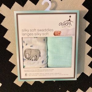 SOLD NWT Aden and Anais Swaddles
